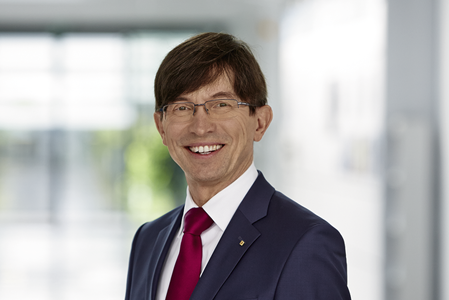 Prof. Dr. Gunther Olesch, Geschäftsführer Phoenix Contact GmbH & Co. KG