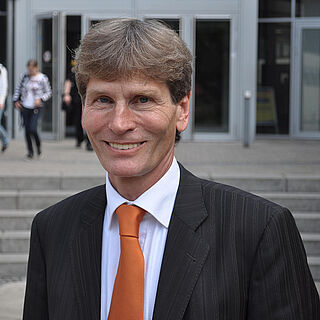 Prof. Dr. Nikolaus Risch, Ehrenvorsitzender Studienfonds OWL, ehemaliger Präsident der Universität Paderborn (2008-2015); © Foto: Patrick Kleibold
