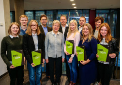 Prof. Dr. Leena Suhl sammelt Spenden für Stipendien